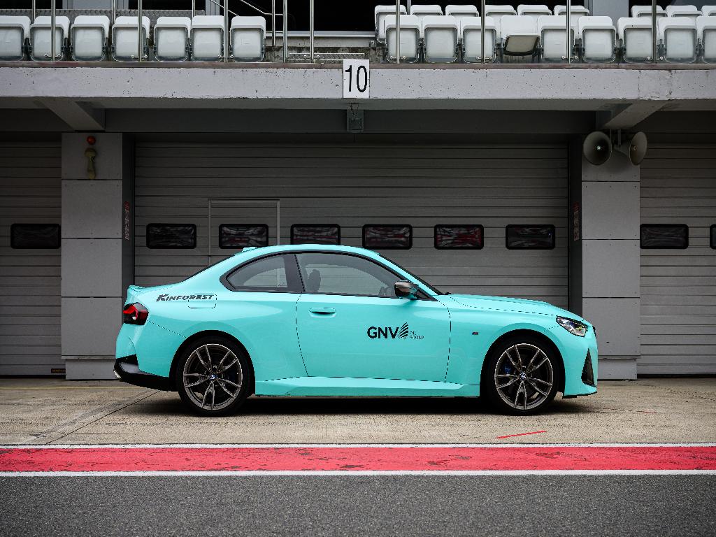BMW M240i G42